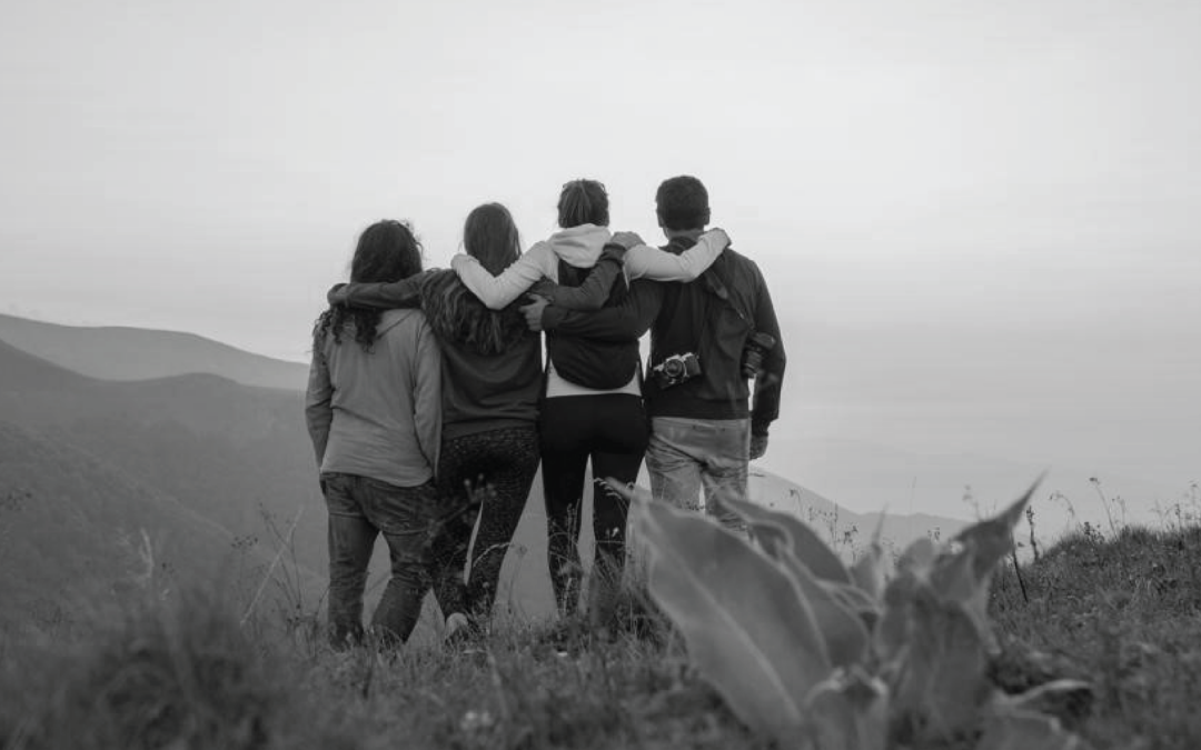 Friends on a cliff